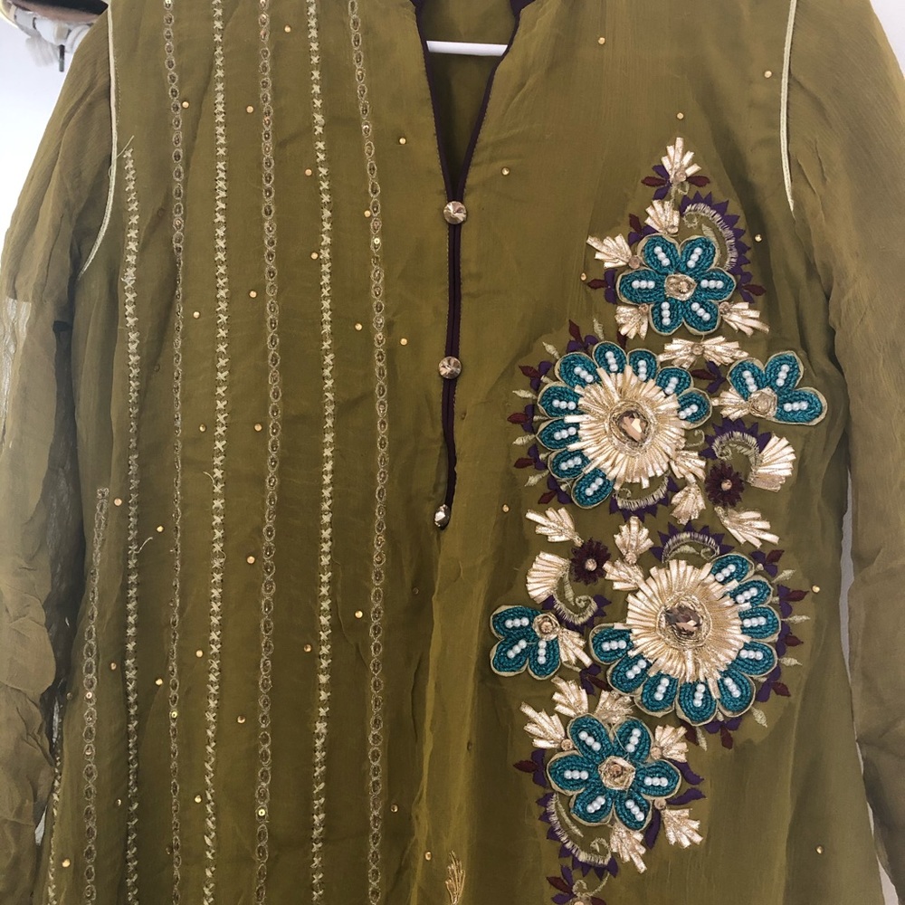 Pakistani 3 piece suit - Picture 2 of 2